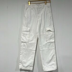 Aritzia TNA cargo slouchy pants size 2 cream, off white.